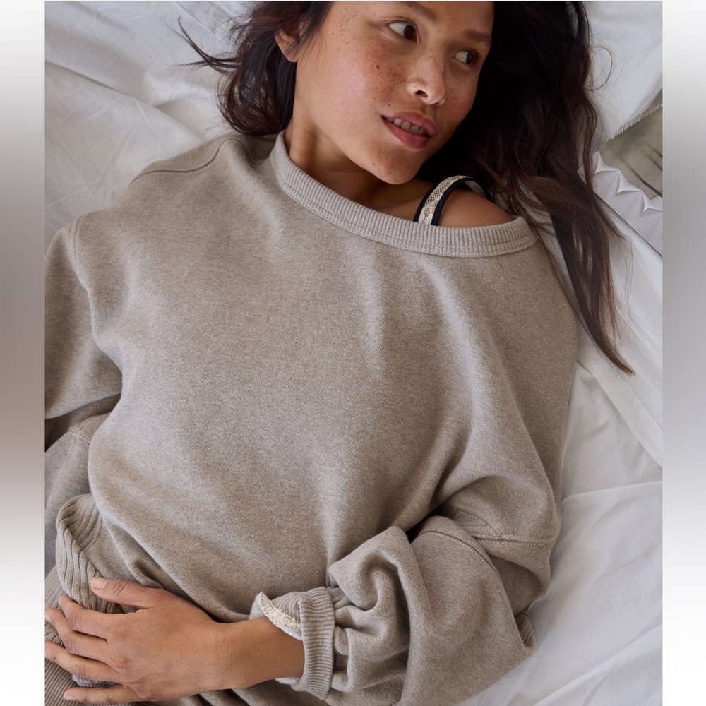 Aerie Tres Chic Sweatshirt NWT Medium Taupe